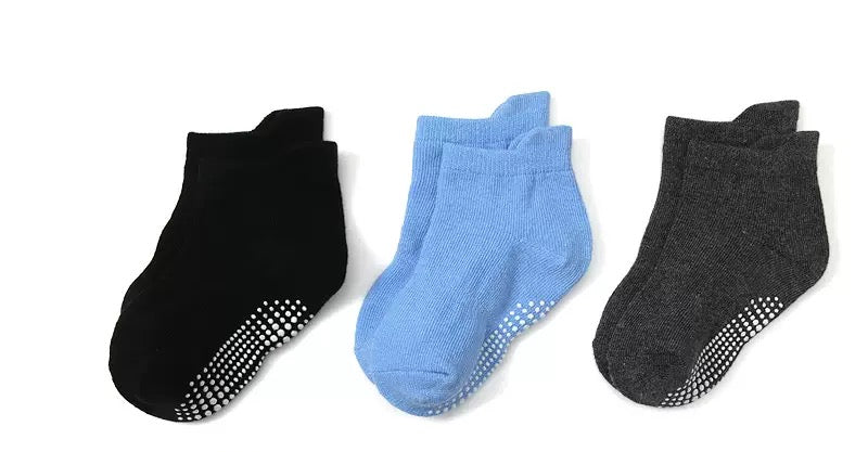 BASIQ Kids Anti slipping Solid Socks Bundle black Blue Gray (3 Pairs)