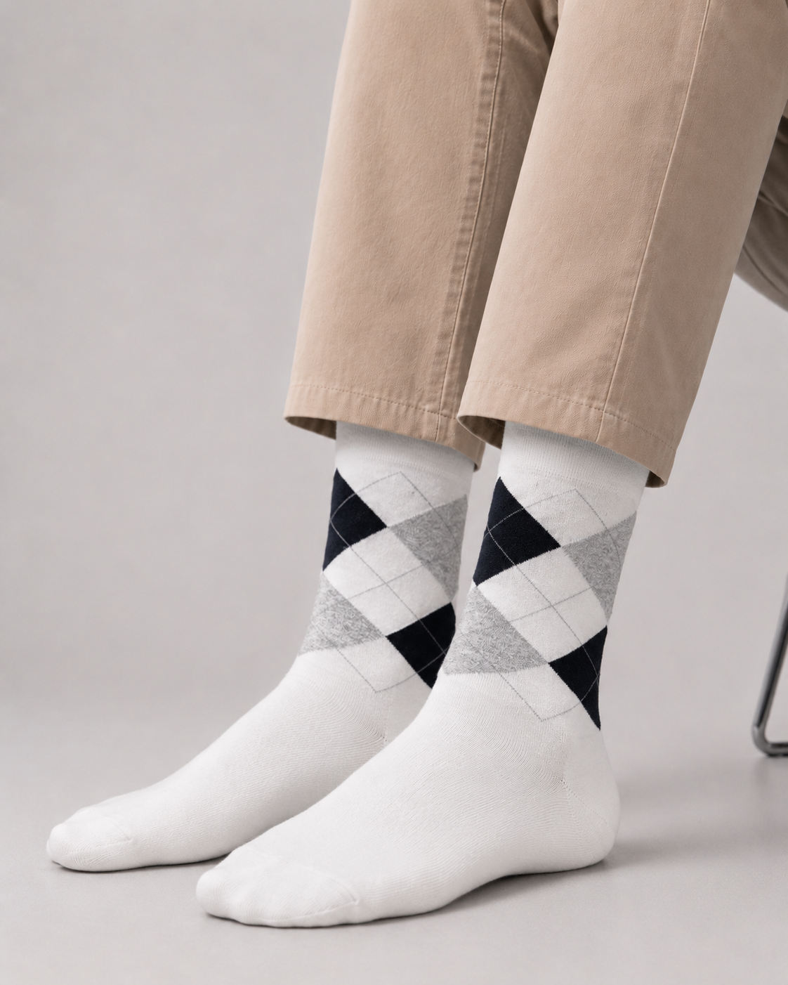 BASIQ Classic Argyle Crew Socks – White & Charcoal